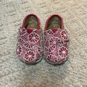 Baby pink flower toms shoes